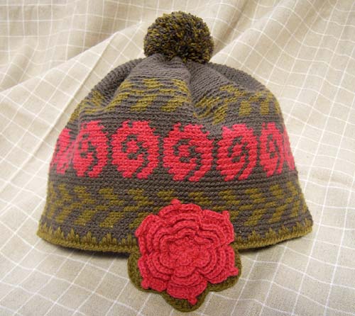 Cap graphical knit